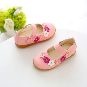 Zapatos de niña con flores