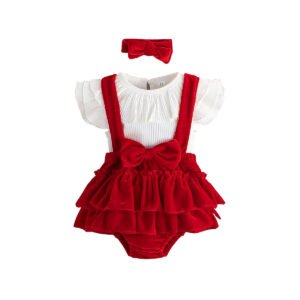 Conjunto de tres piezas con volantes